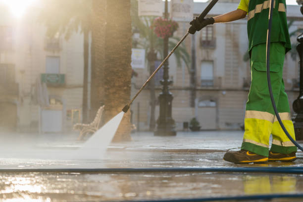 Best Pool Deck Cleaning in West Dundee, IL